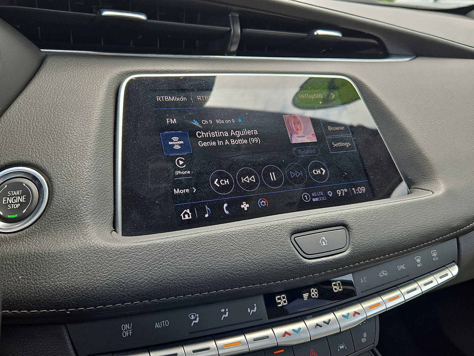 2023 Cadillac XT4 AWD 4dr Premium Luxury