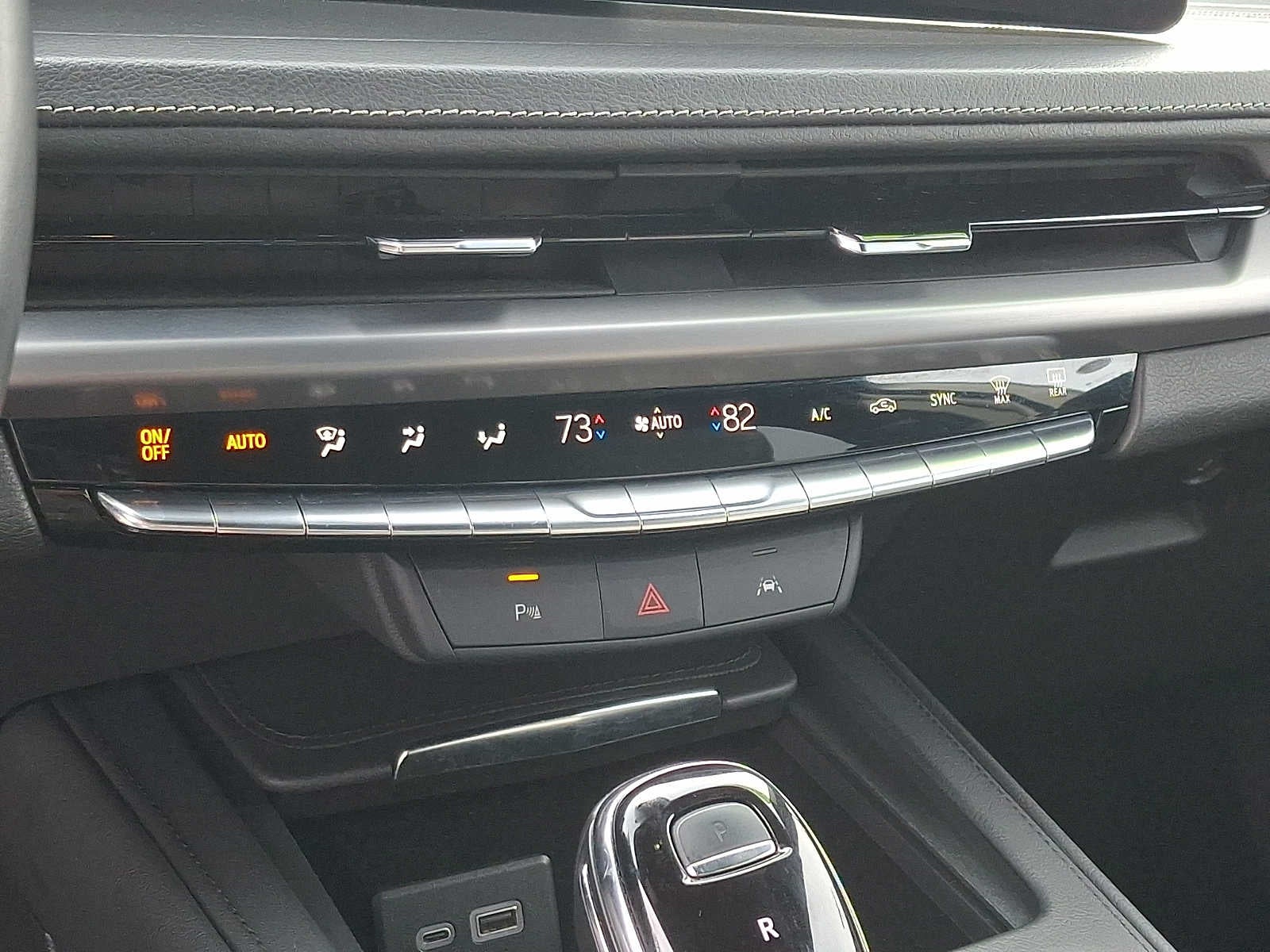 2024 Cadillac XT4 AWD 4dr Premium Luxury