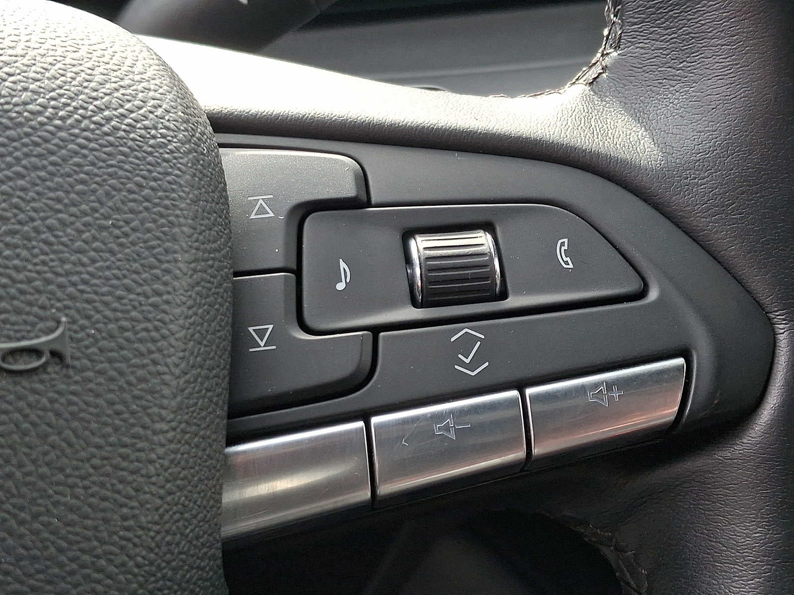 2024 Cadillac XT4 AWD 4dr Premium Luxury