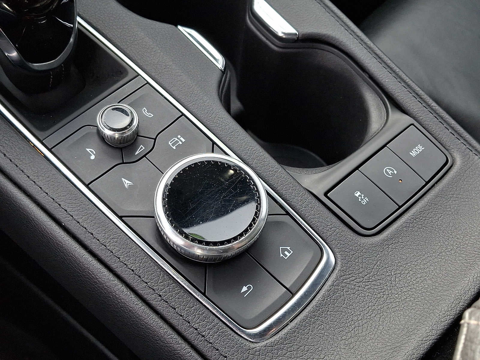 2024 Cadillac XT4 AWD 4dr Premium Luxury