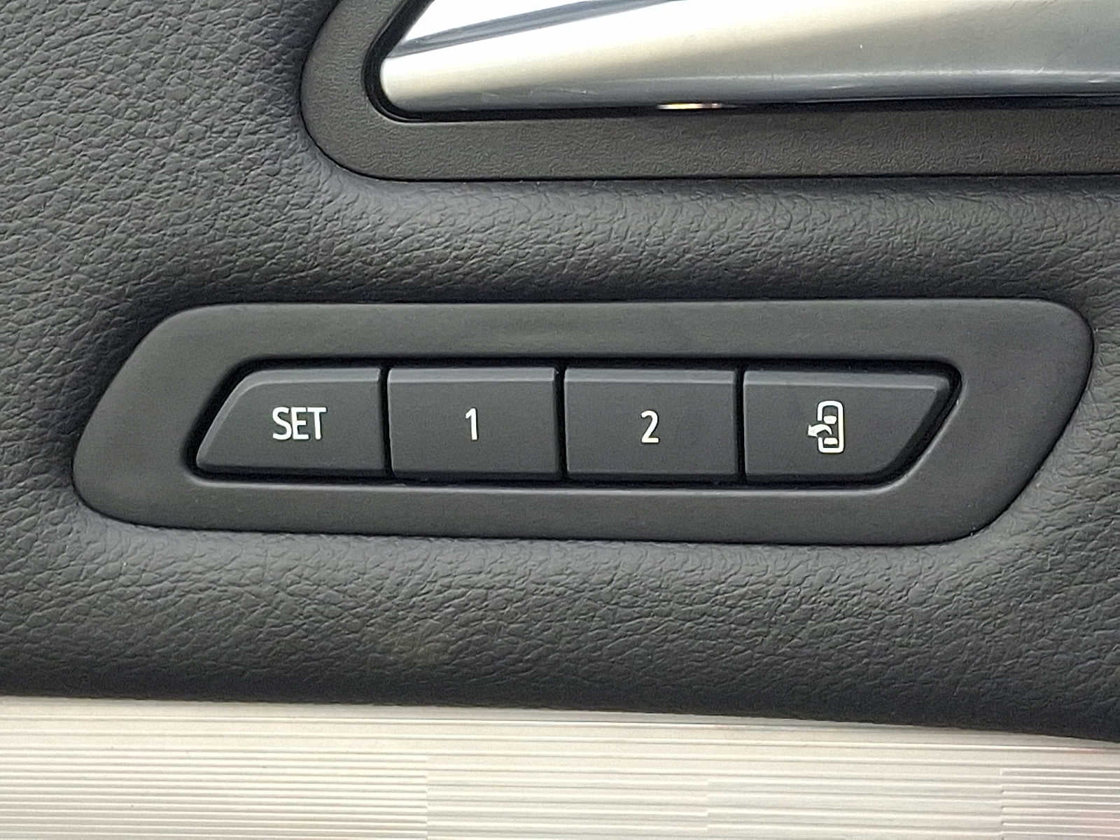 2024 Cadillac XT4 AWD 4dr Premium Luxury