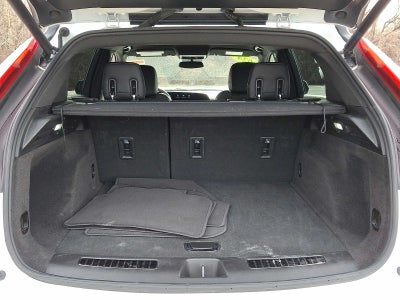 2024 Cadillac XT4 AWD 4dr Premium Luxury