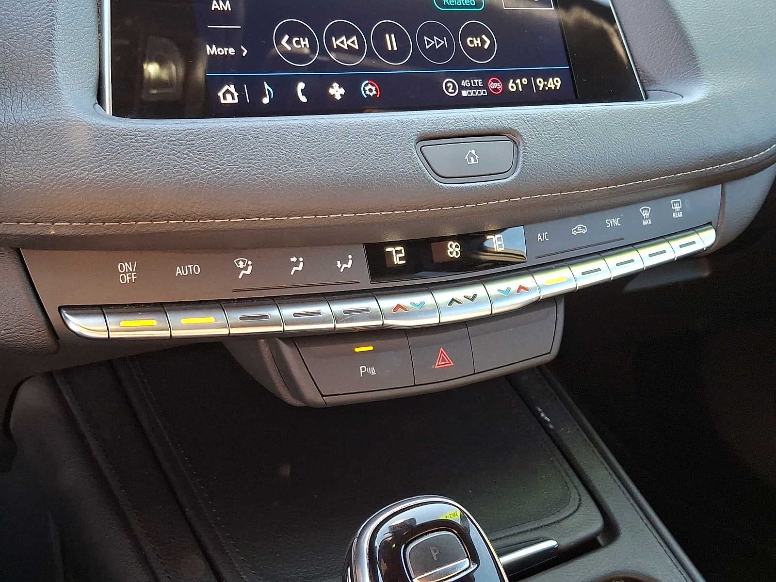 2022 Cadillac XT4 AWD 4dr Premium Luxury