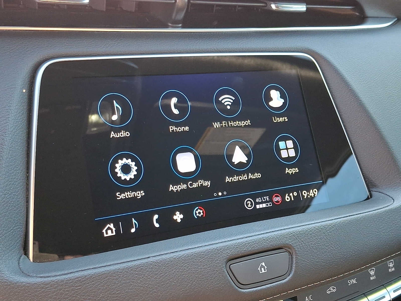 2022 Cadillac XT4 AWD 4dr Premium Luxury