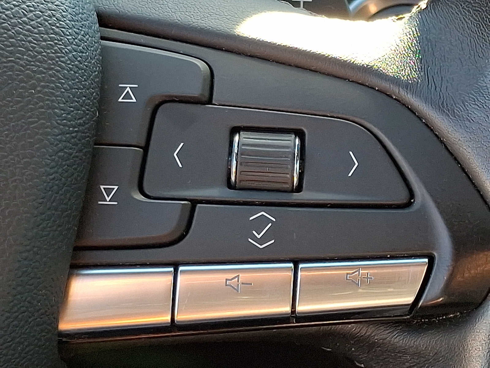 2022 Cadillac XT4 AWD 4dr Premium Luxury