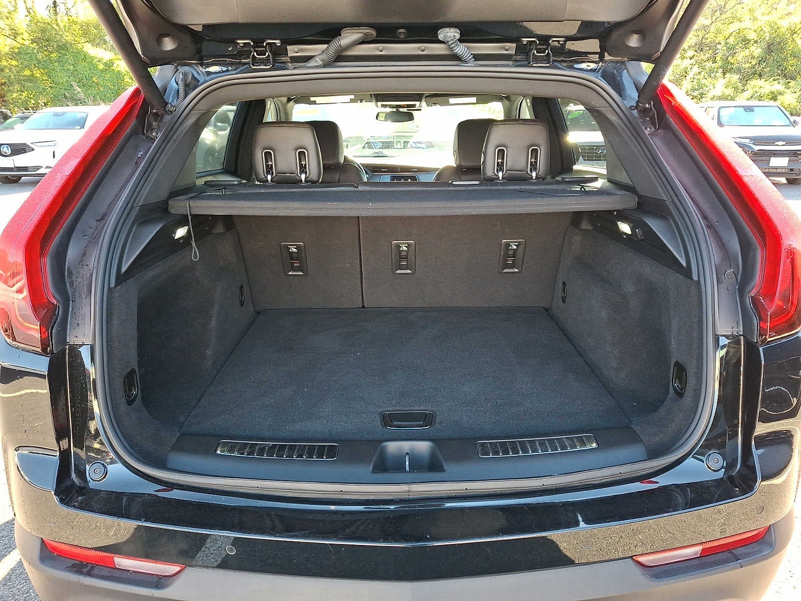 2022 Cadillac XT4 AWD 4dr Premium Luxury
