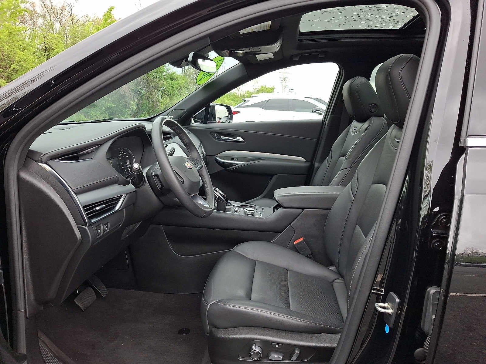 2023 Cadillac XT4 AWD 4dr Premium Luxury