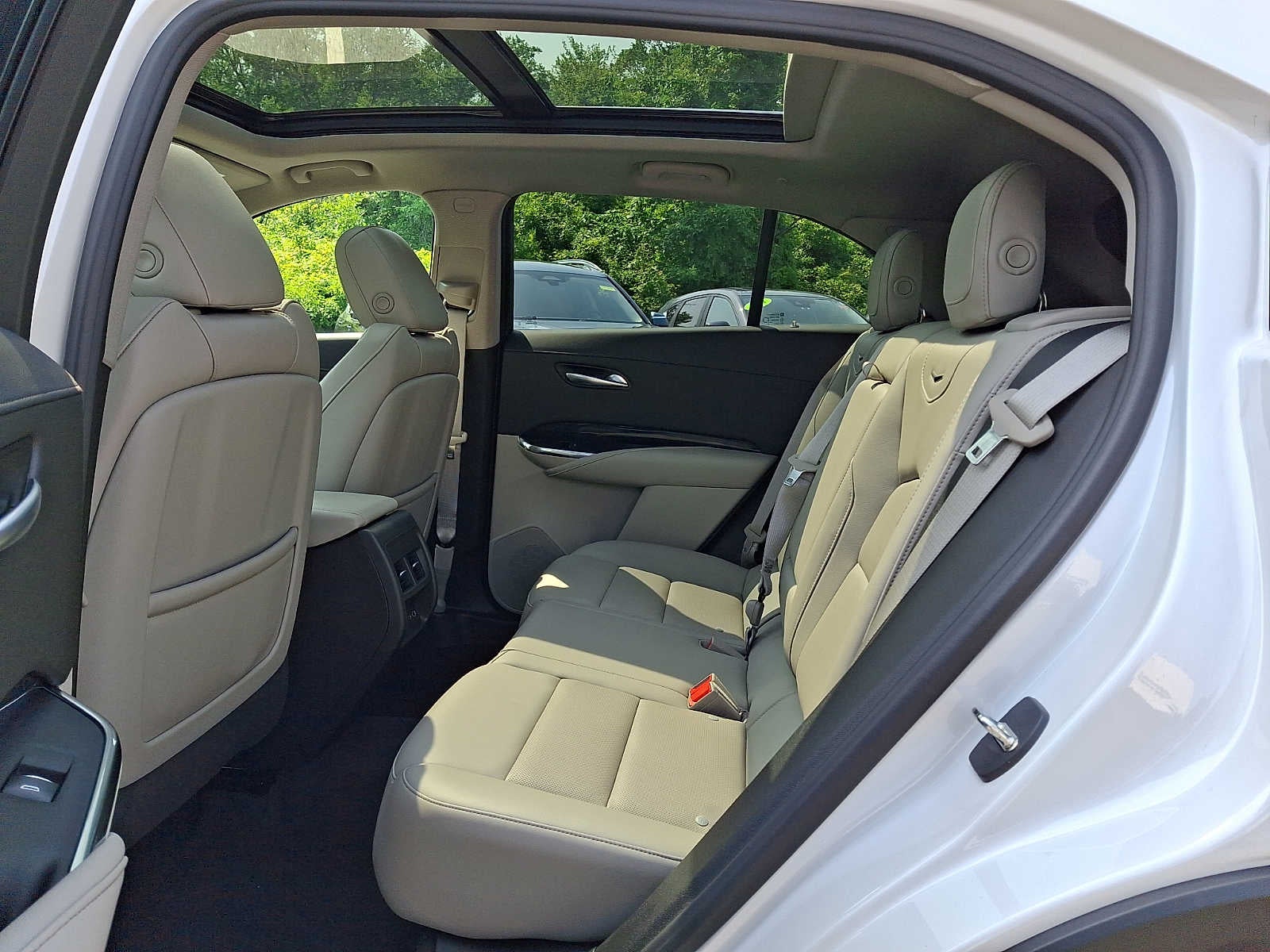 2023 Cadillac XT4 AWD 4dr Premium Luxury