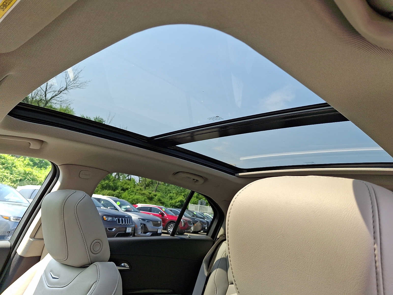 2023 Cadillac XT4 AWD 4dr Premium Luxury