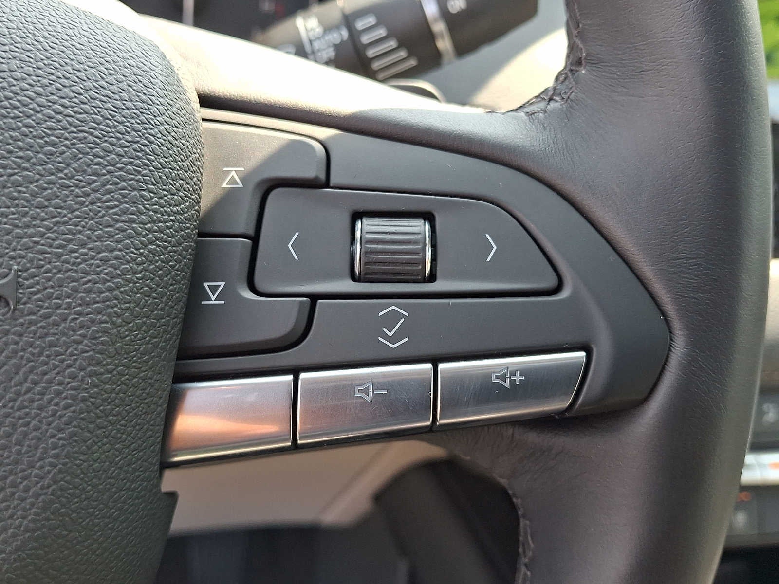 2023 Cadillac XT4 AWD 4dr Premium Luxury