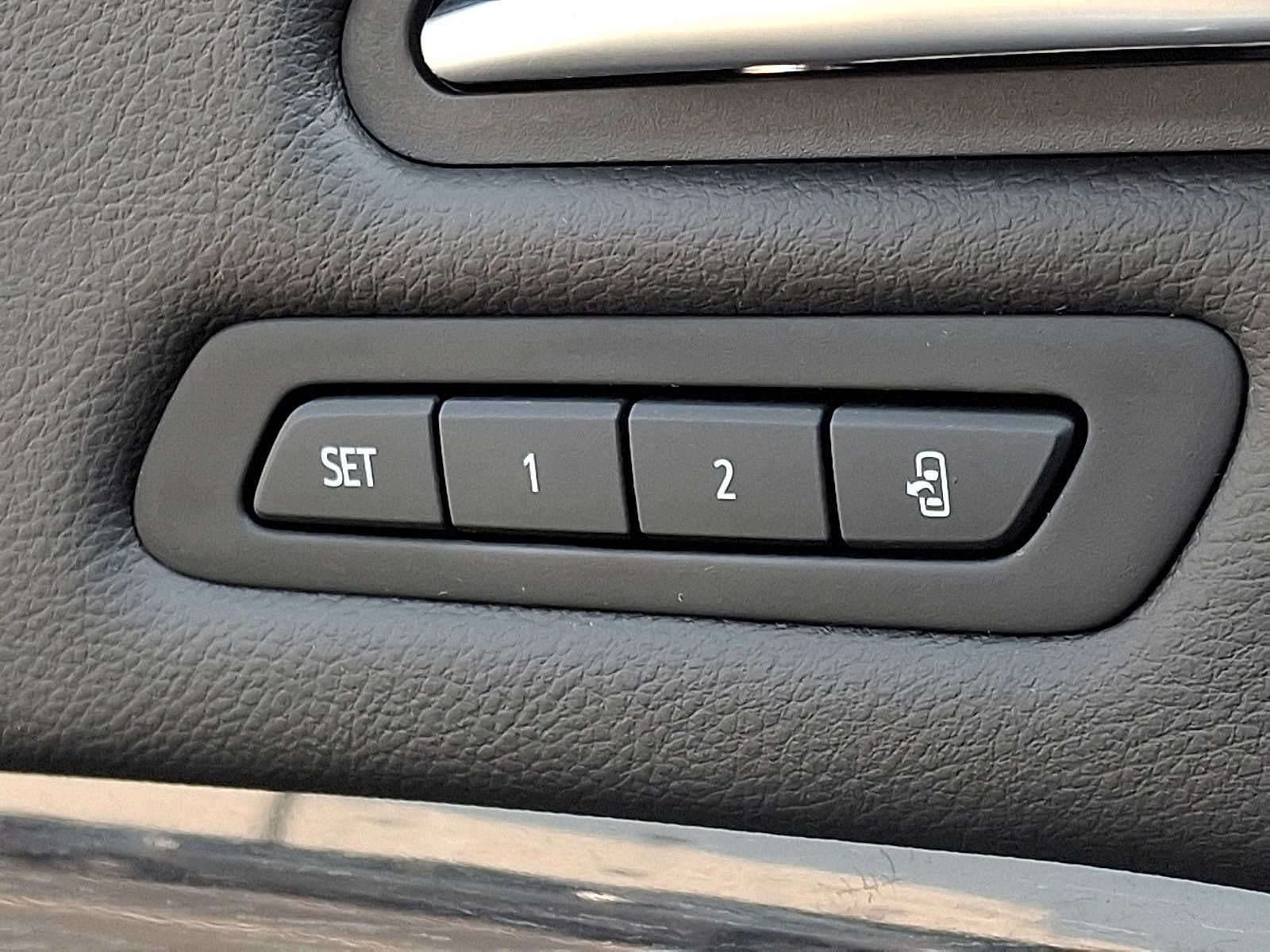 2023 Cadillac XT4 AWD 4dr Premium Luxury