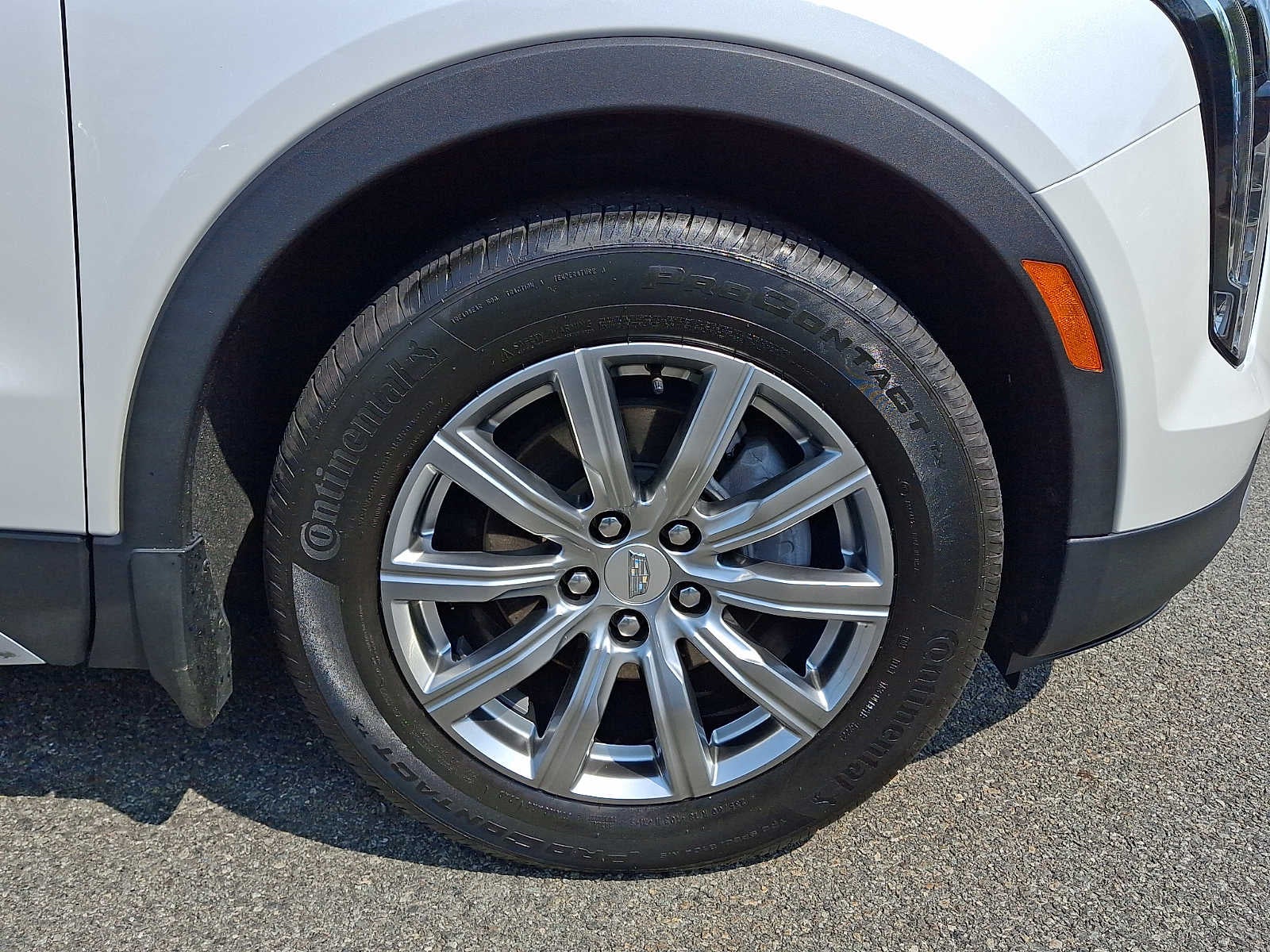 2023 Cadillac XT4 AWD 4dr Premium Luxury