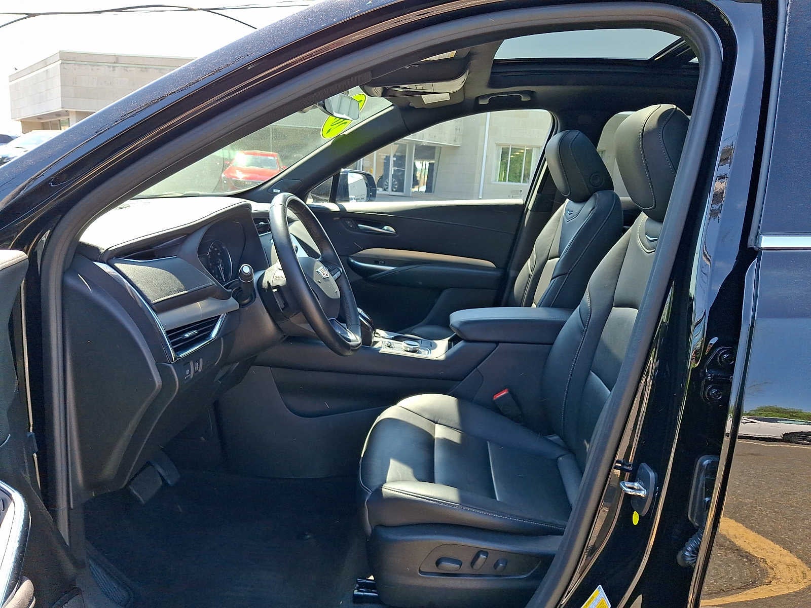 2023 Cadillac XT4 AWD 4dr Premium Luxury