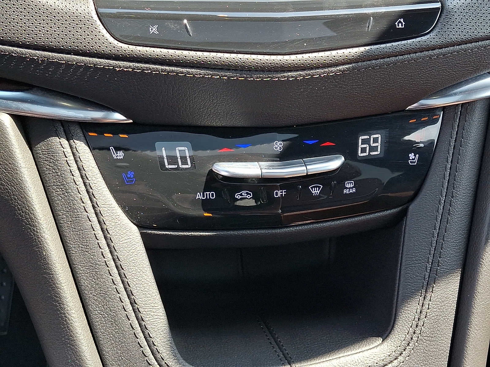 2022 Cadillac XT5 AWD 4dr Premium Luxury