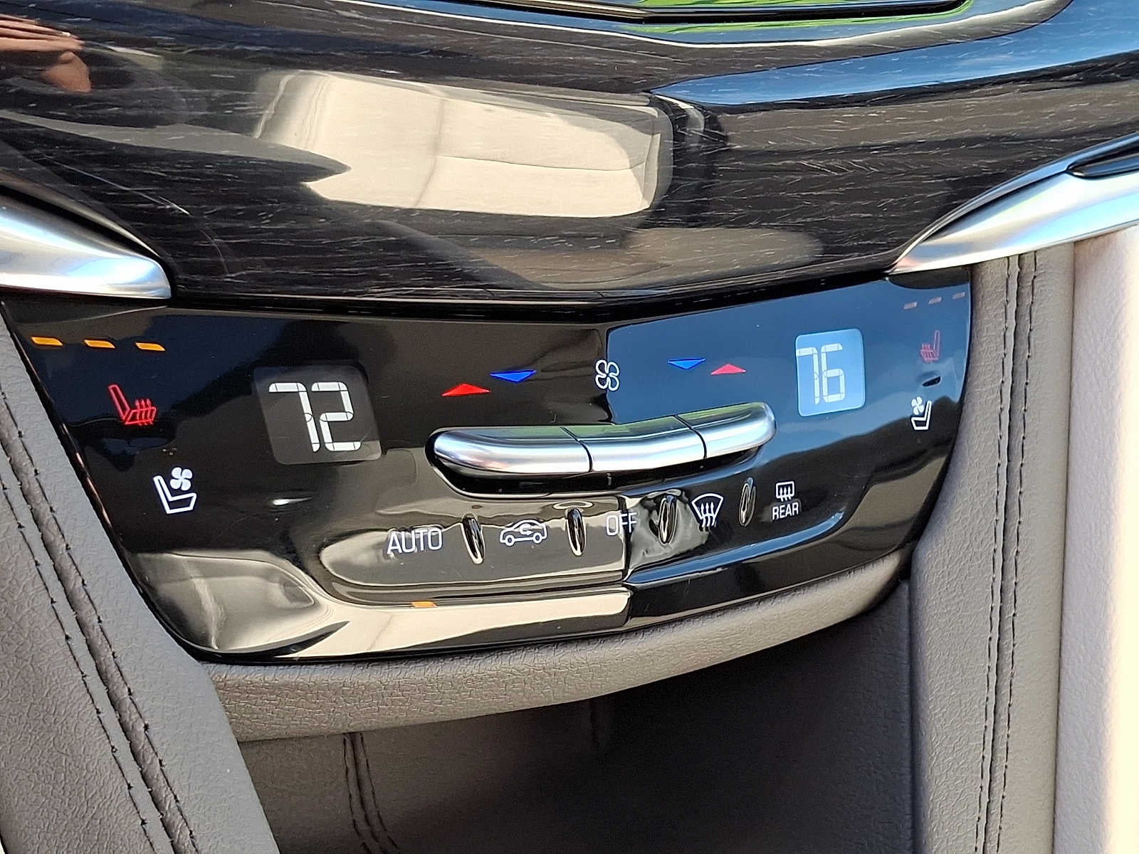 2024 Cadillac XT6 AWD 4dr Premium Luxury