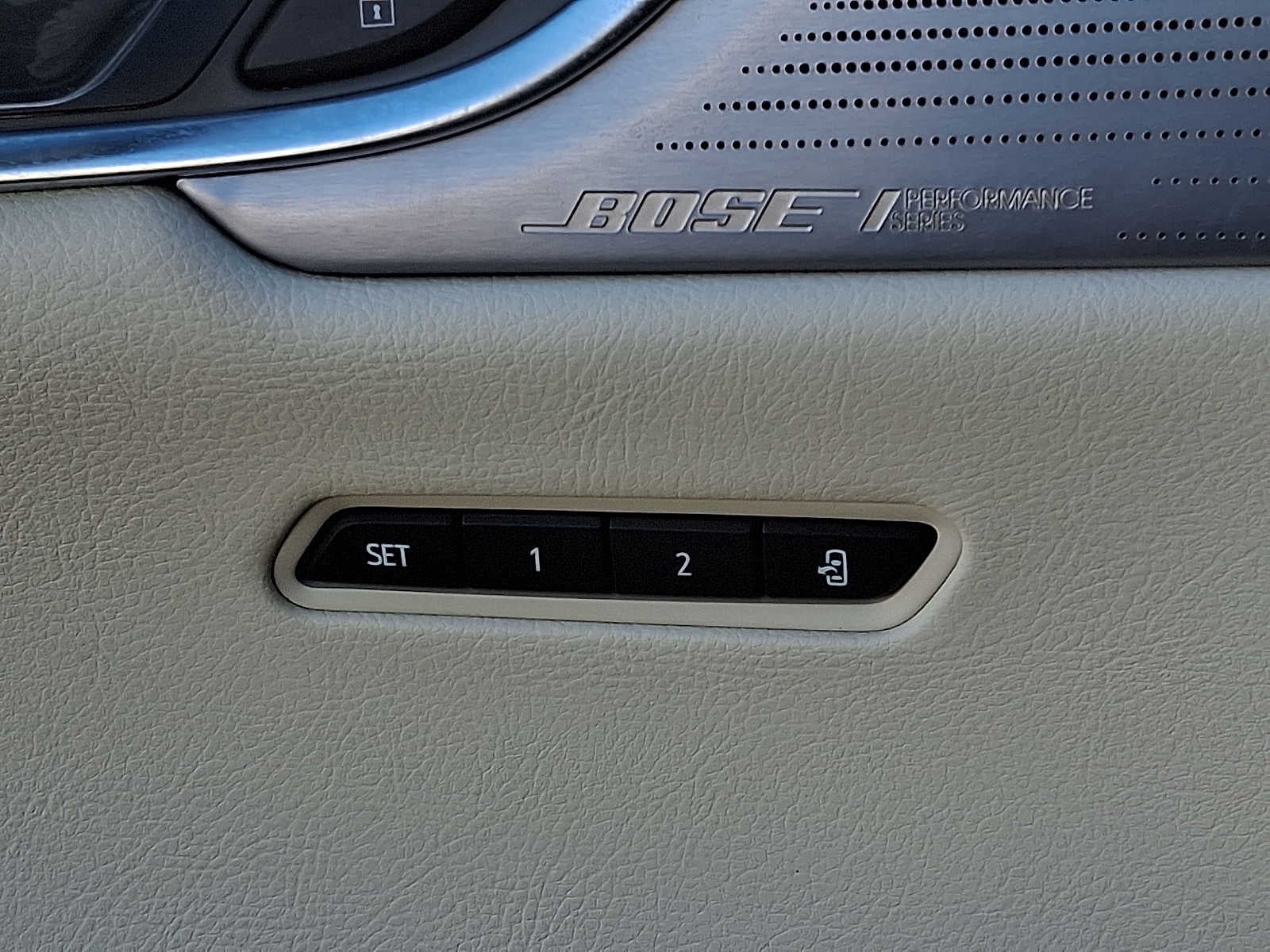 2025 Cadillac XT6 AWD 4dr Premium Luxury