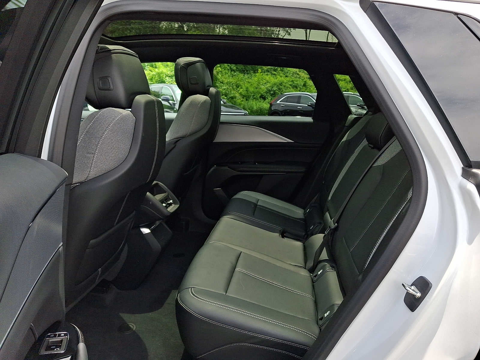 2024 Cadillac LYRIQ 4dr Tech w/1SA