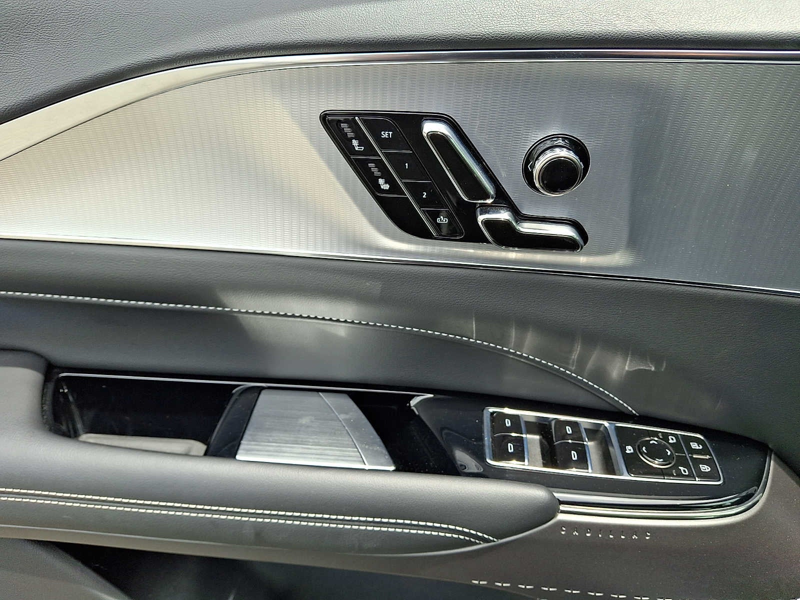2024 Cadillac LYRIQ 4dr Tech w/1SA