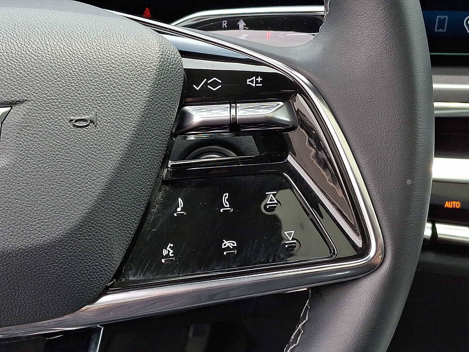 2024 Cadillac LYRIQ 4dr Tech w/1SA