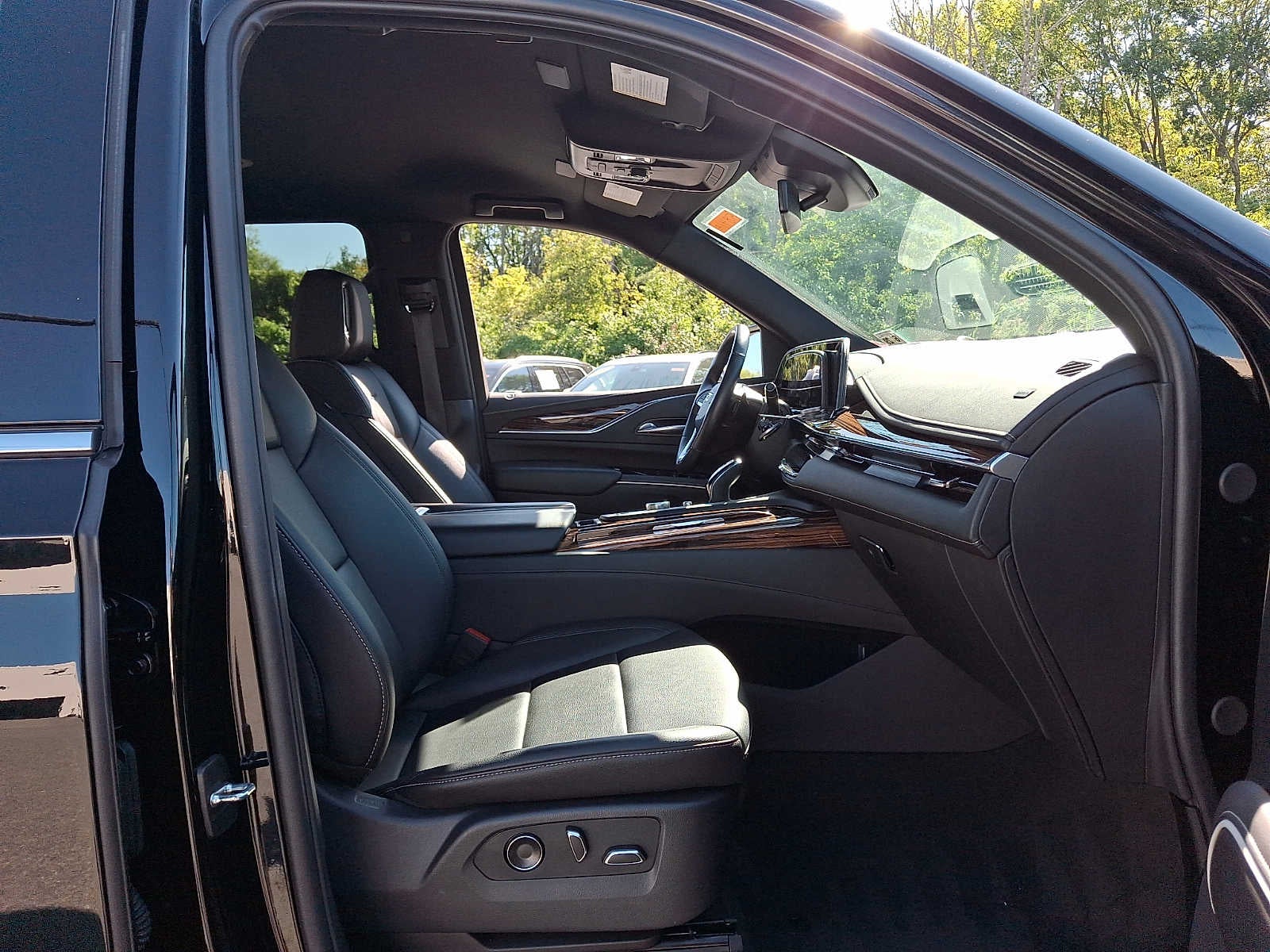 2024 Cadillac Escalade ESV 4WD 4dr Luxury