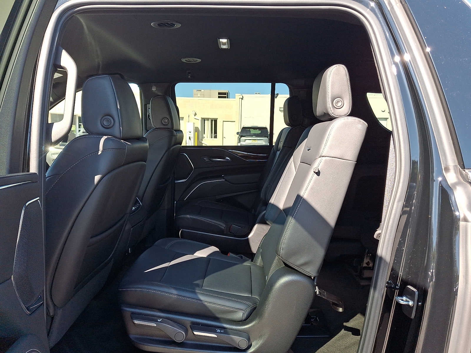 2024 Cadillac Escalade ESV 4WD 4dr Luxury
