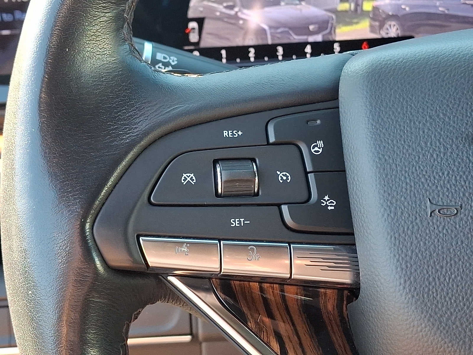 2024 Cadillac Escalade ESV 4WD 4dr Luxury