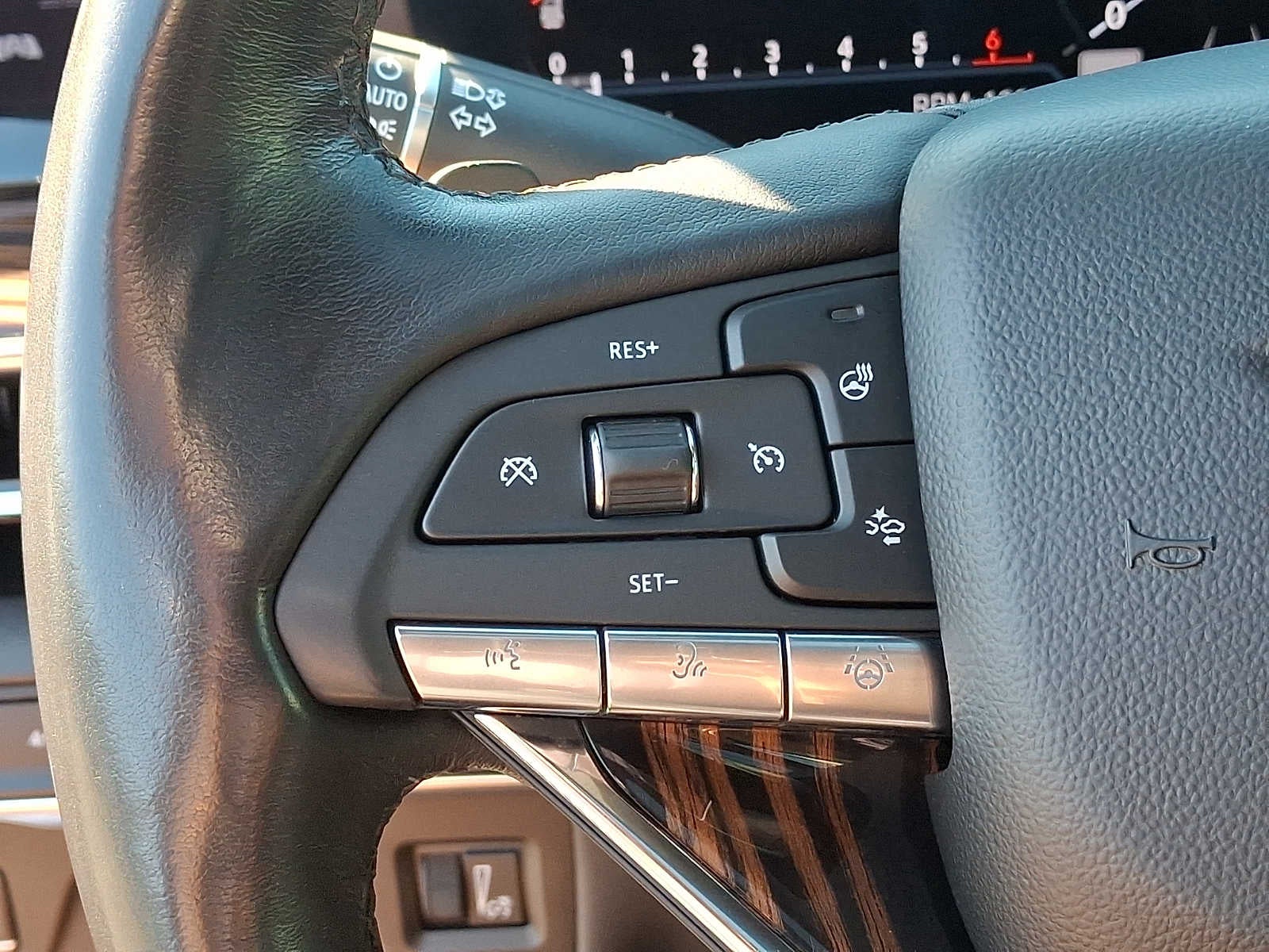2024 Cadillac Escalade ESV 4WD 4dr Premium Luxury