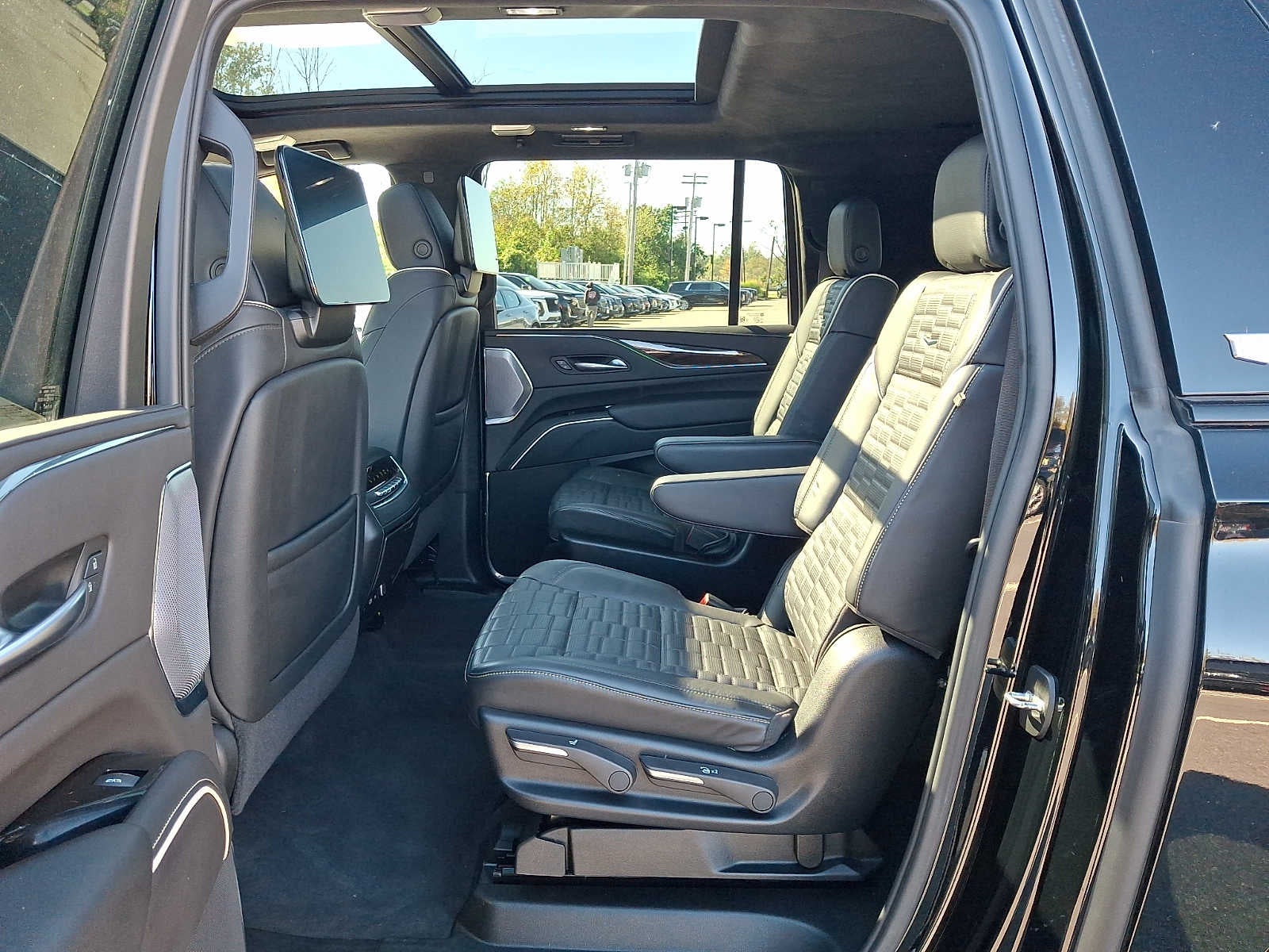 2024 Cadillac Escalade ESV 4WD 4dr Sport Platinum