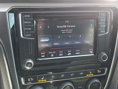 2017 Volkswagen Passat R-Line w/Comfort Pkg Auto