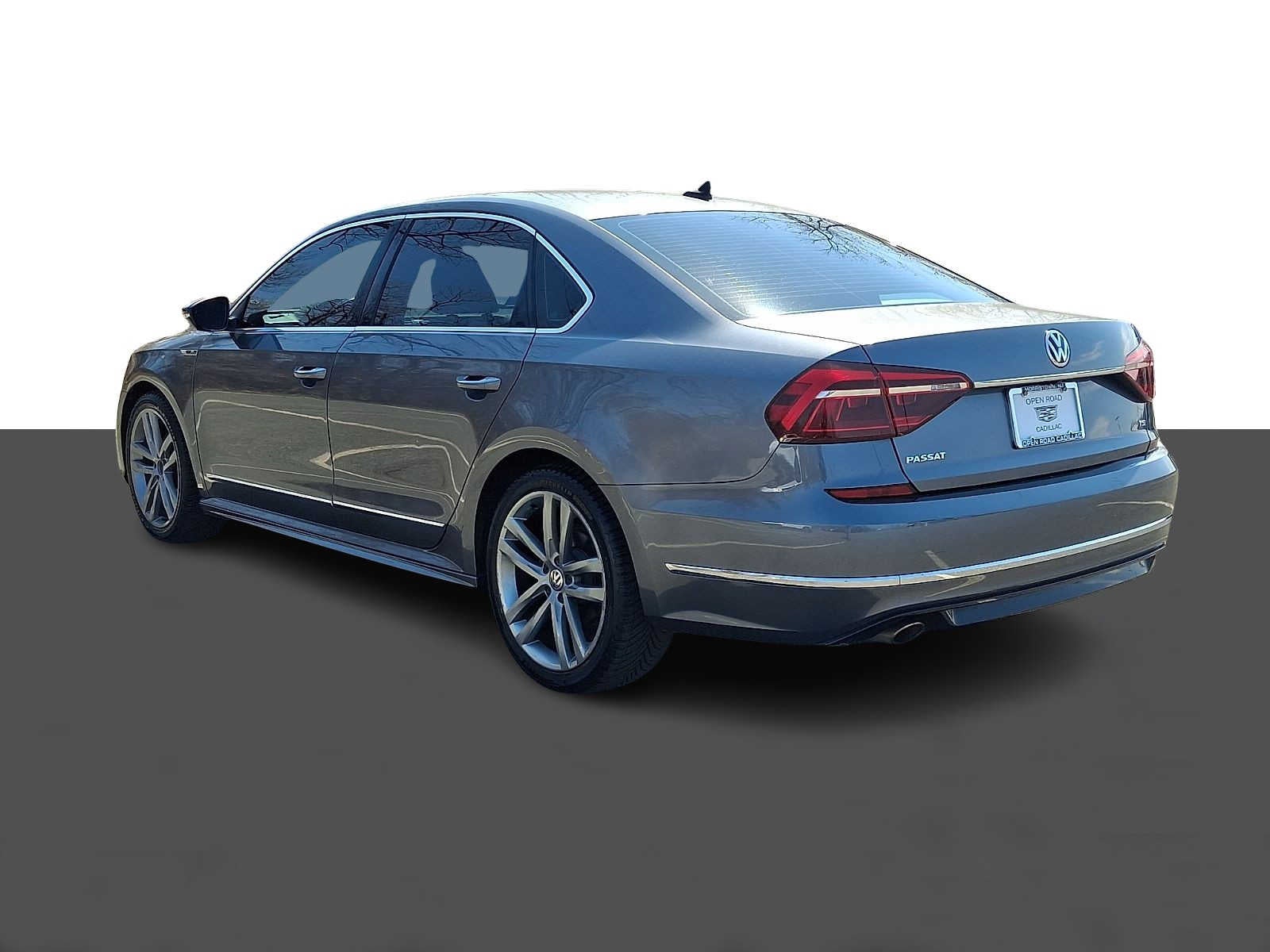 2017 Volkswagen Passat R-Line w/Comfort Pkg Auto