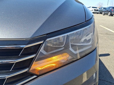 2017 Volkswagen Passat R-Line w/Comfort Pkg Auto