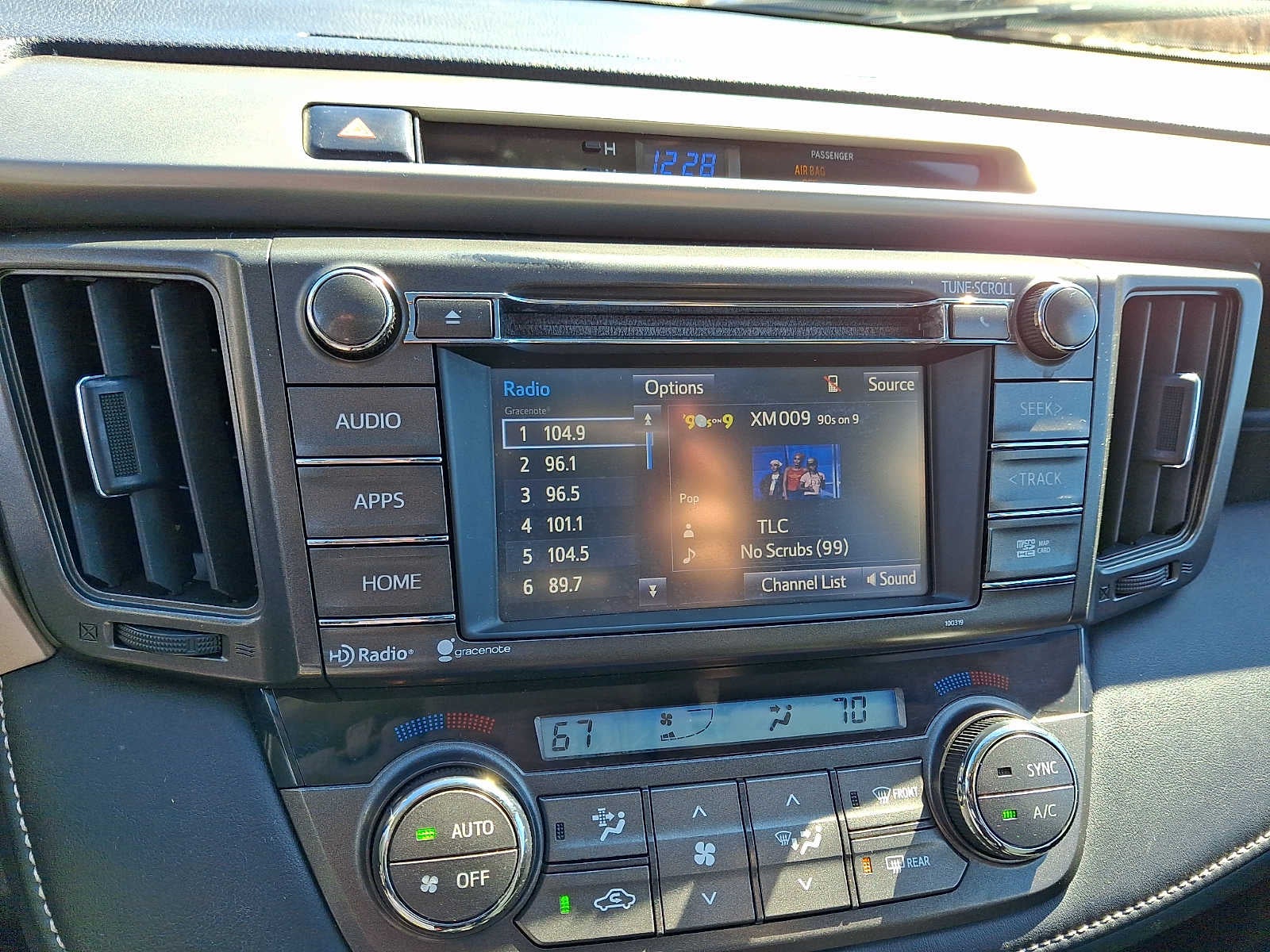 2015 Toyota RAV4 AWD 4dr XLE