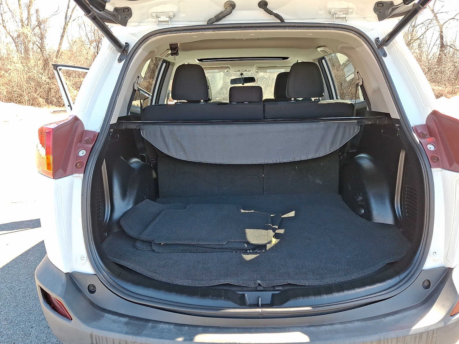 2015 Toyota RAV4 AWD 4dr XLE