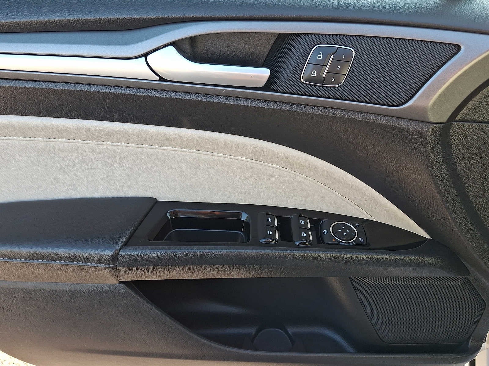 2016 Ford Fusion 4dr Sdn Titanium FWD