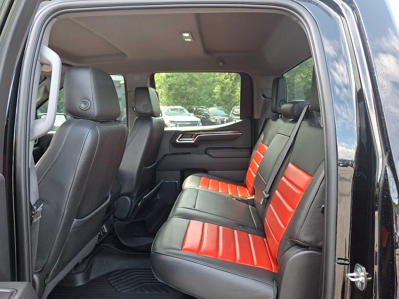 2022 Chevrolet Silverado 1500 4WD Crew Cab 147 LT Trail Boss