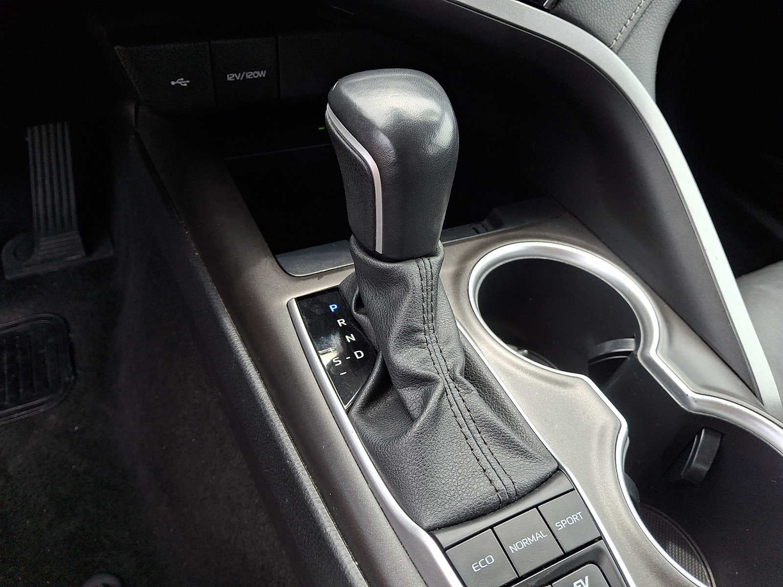 2023 Toyota Camry Hybrid XLE CVT