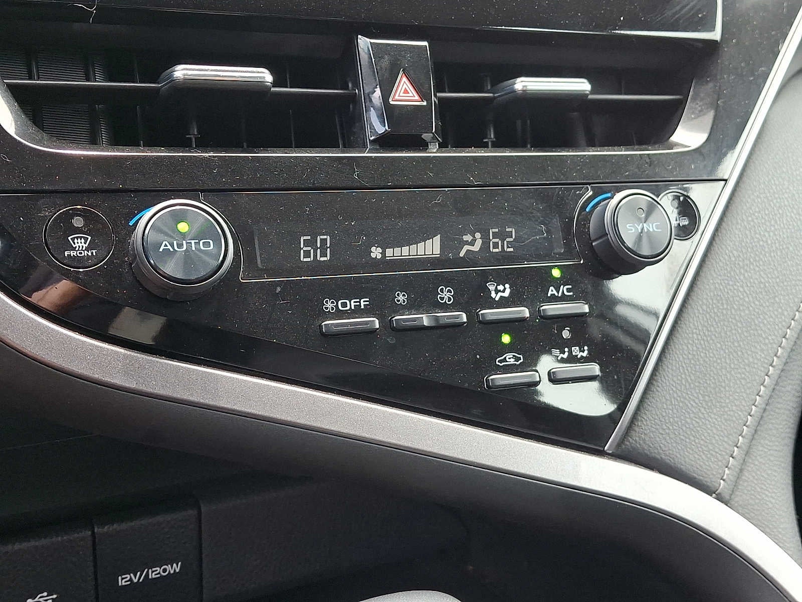 2023 Toyota Camry Hybrid XLE CVT