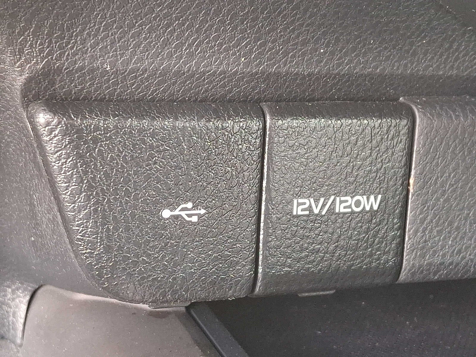 2024 Toyota Camry SE Auto