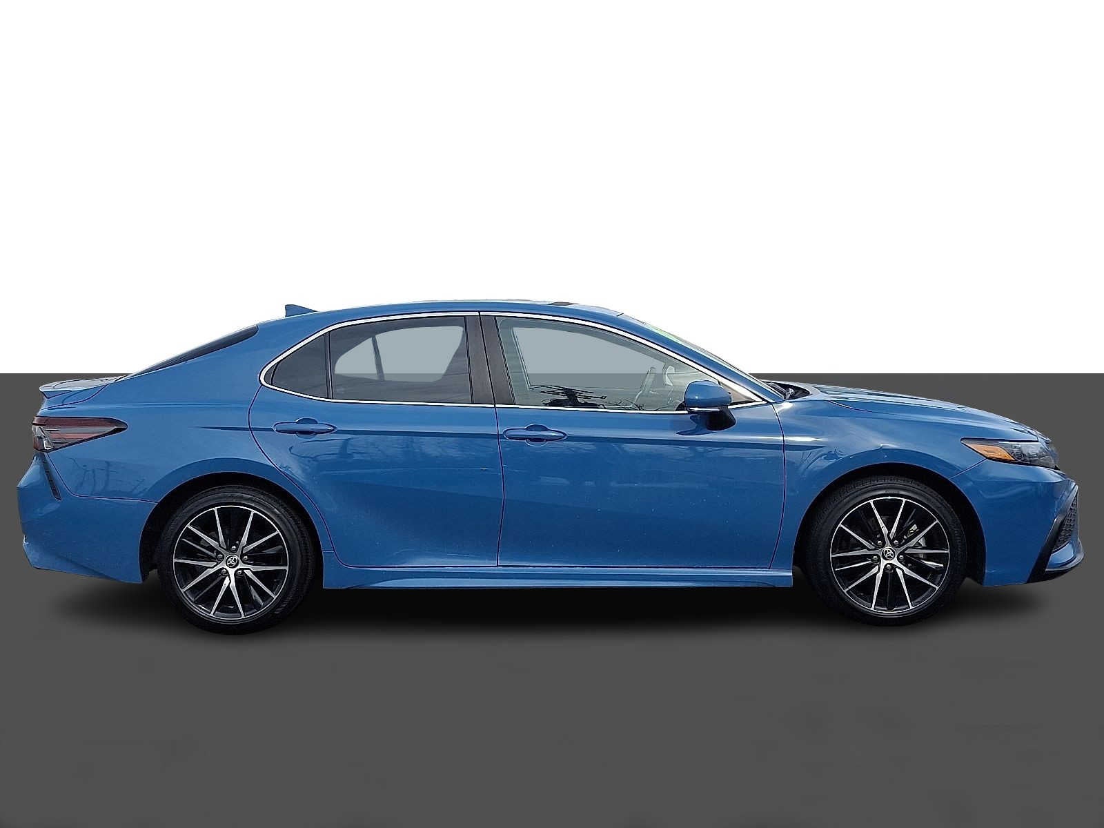 2024 Toyota Camry SE Auto