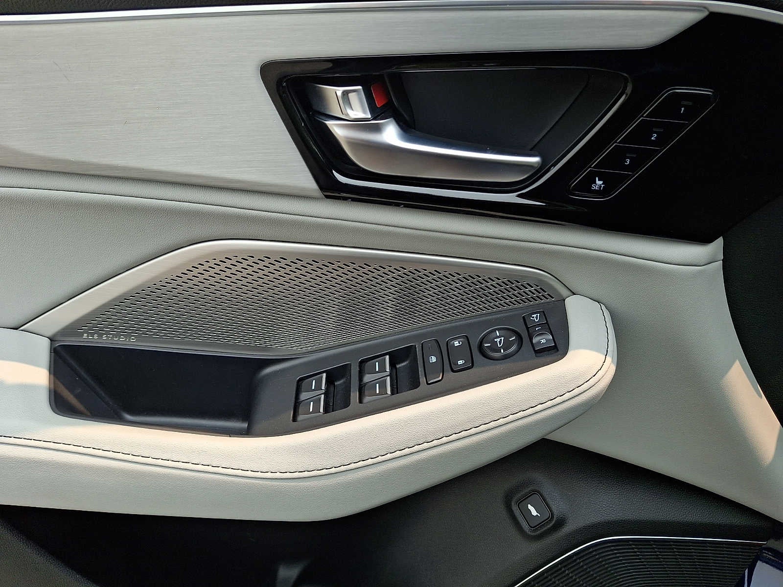 2023 Acura MDX SH-AWD w/Technology Package