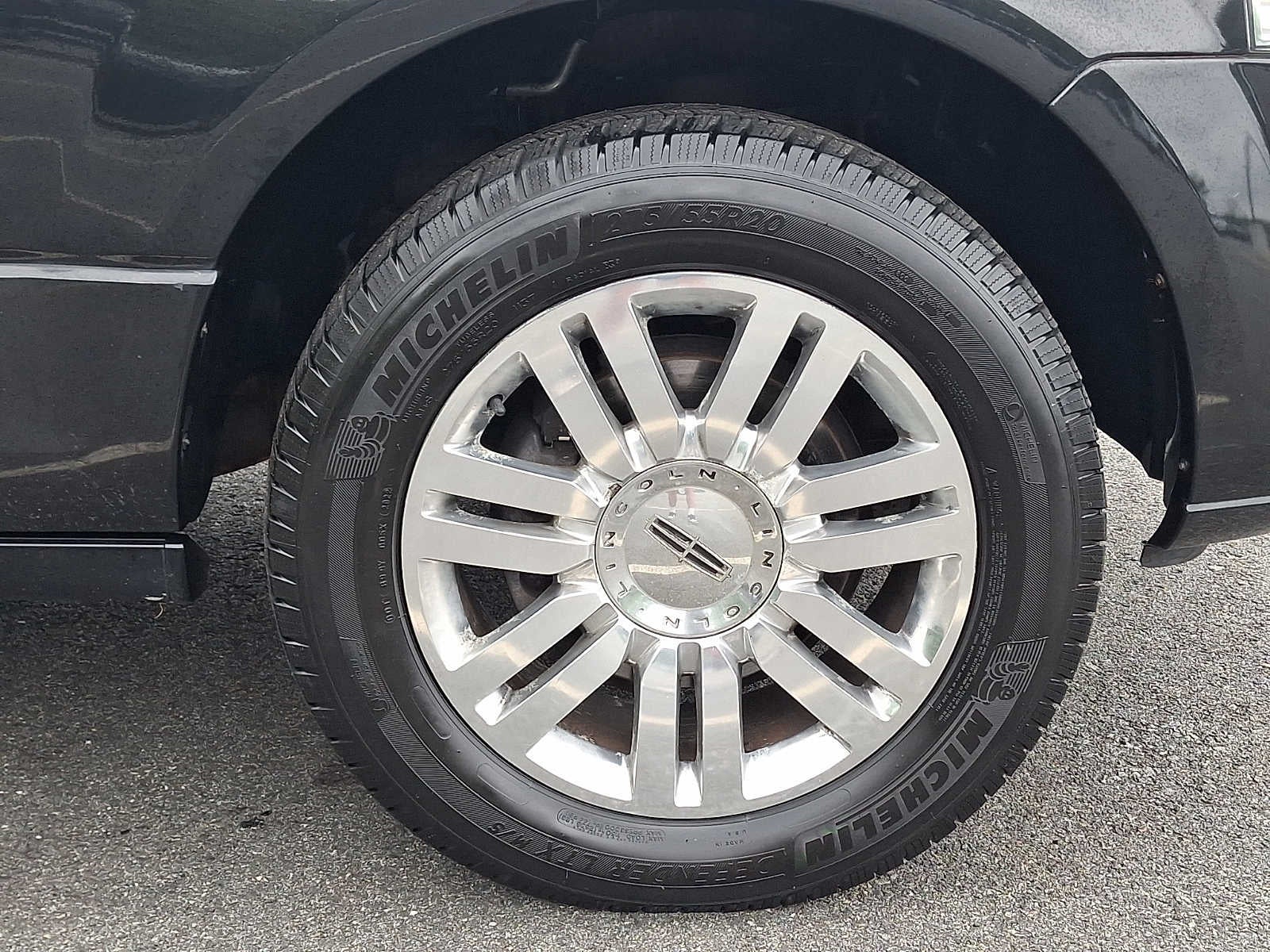 2011 Lincoln Navigator 4WD 4dr