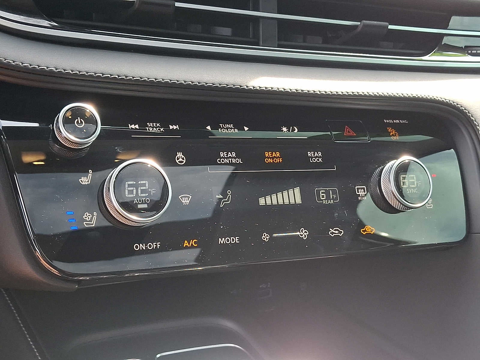 2023 INFINITI QX60 LUXE AWD