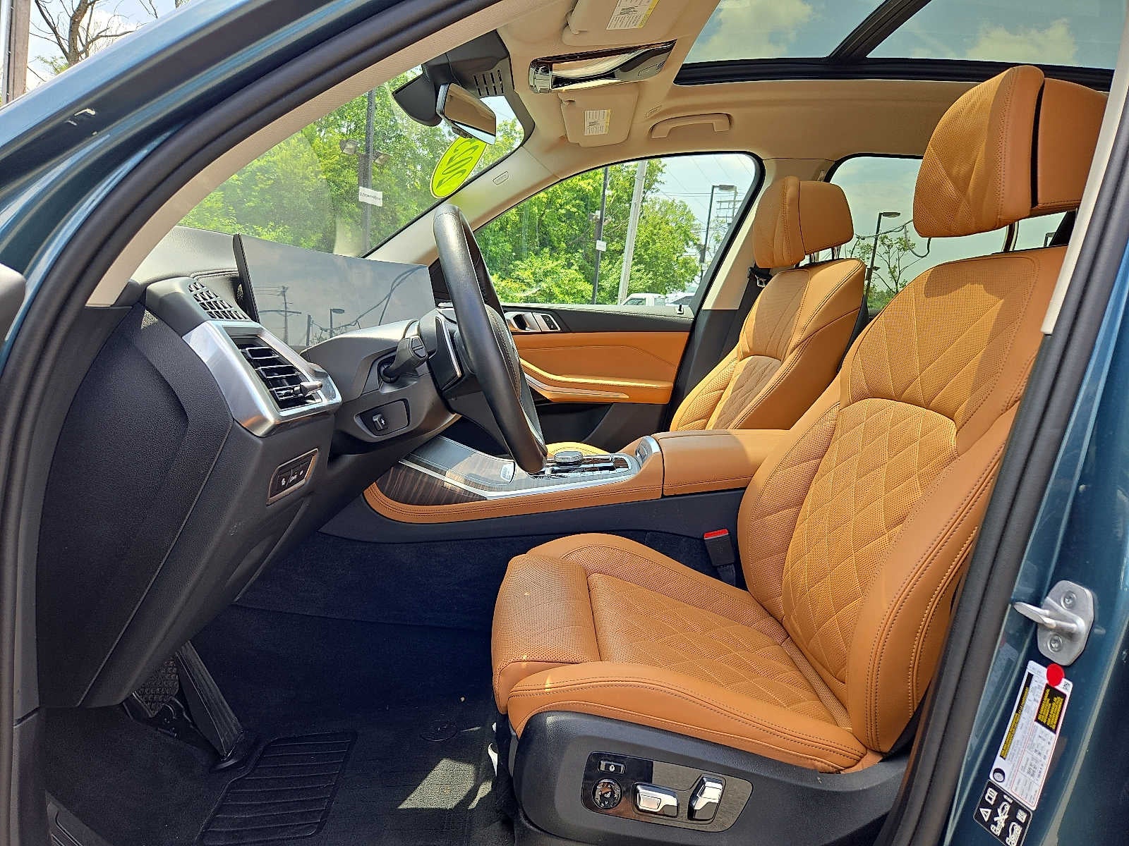 2025 BMW X7 xDrive40i Sports Activity Vehicle