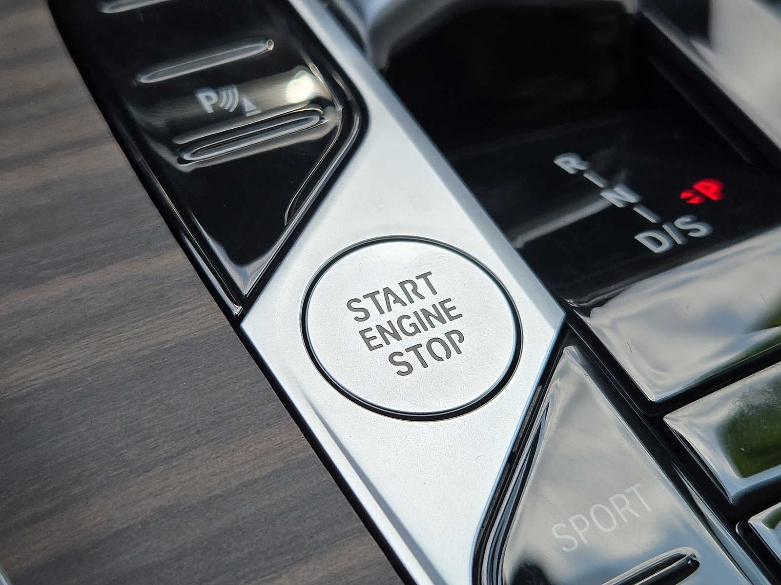 2025 BMW X7 xDrive40i Sports Activity Vehicle