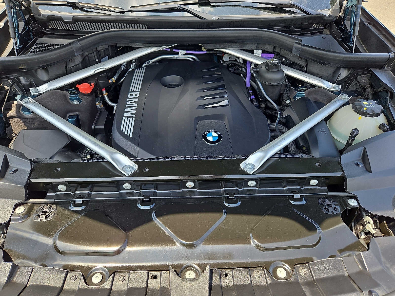 2025 BMW X7 xDrive40i Sports Activity Vehicle
