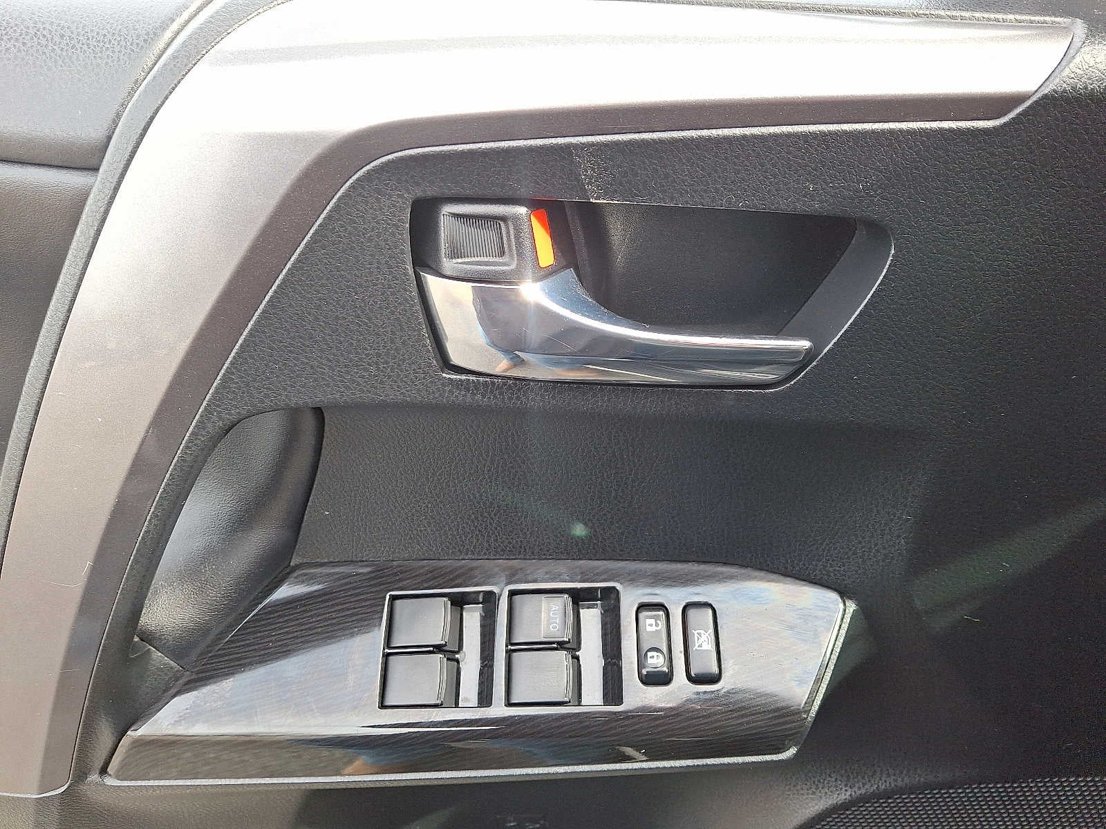 2016 Toyota RAV4 AWD 4dr SE