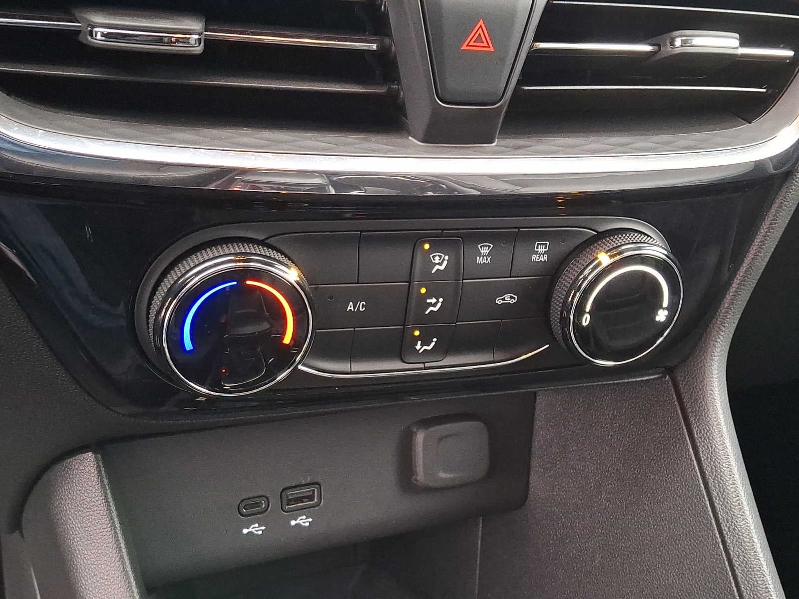 2024 Buick Encore GX FWD 4dr Sport Touring