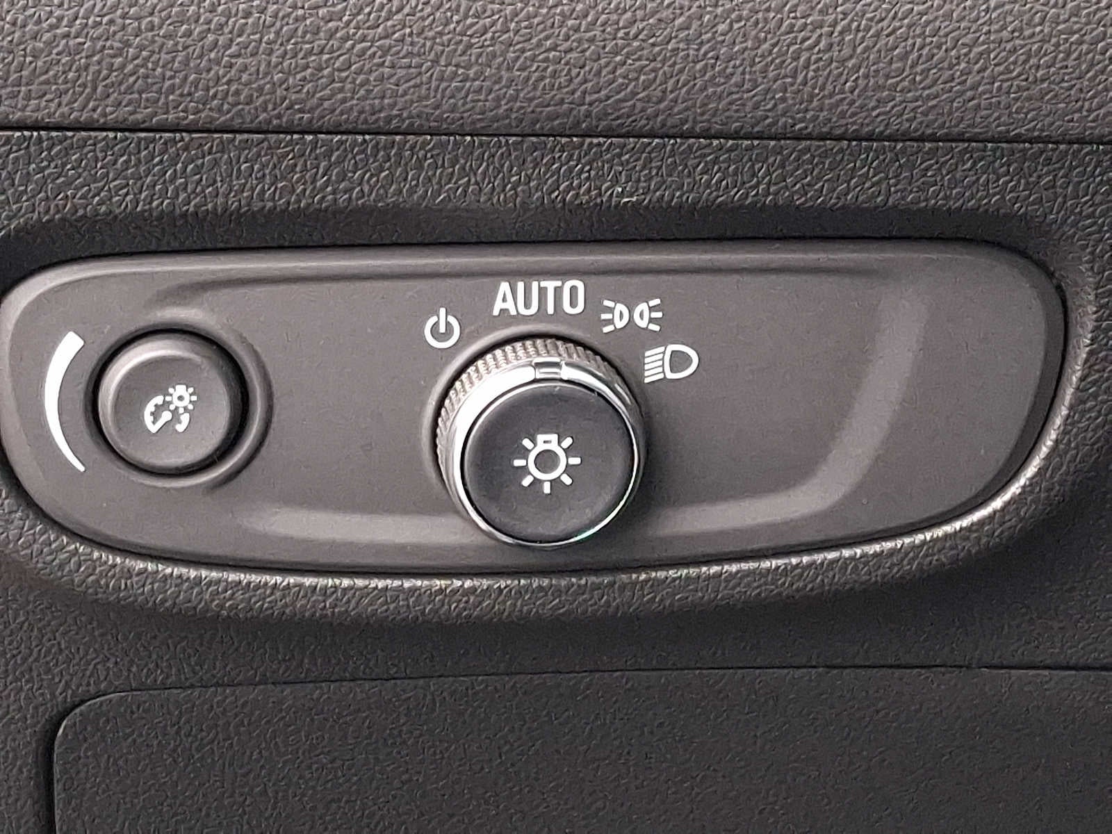 2024 Buick Encore GX FWD 4dr Sport Touring