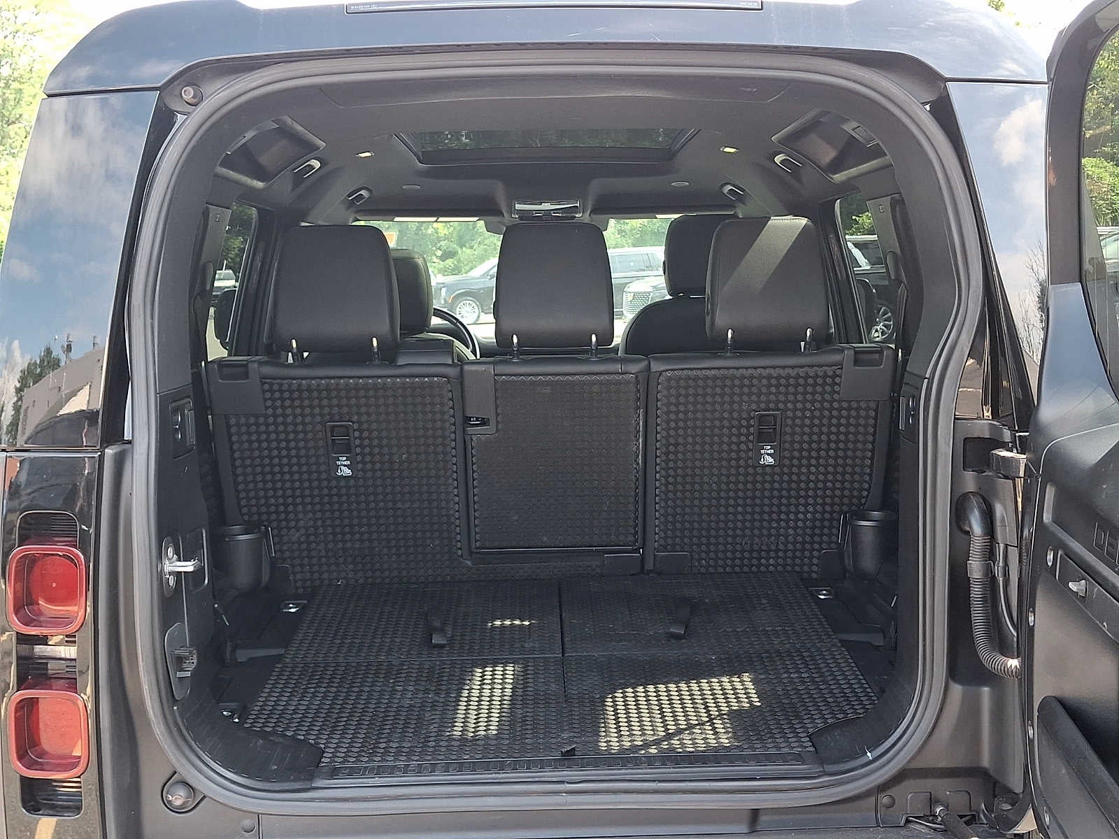 2023 Land Rover Defender 110 SE AWD