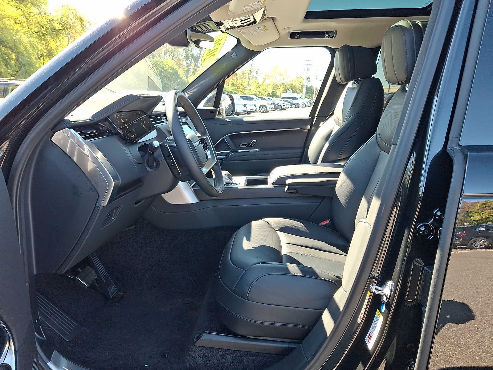 2026 Land Rover Range Rover P400 SE LWB 7 Seat